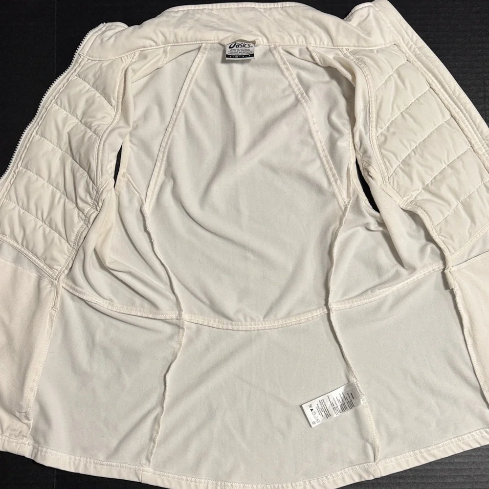 ASICS Women's Off-White Quilted Vest